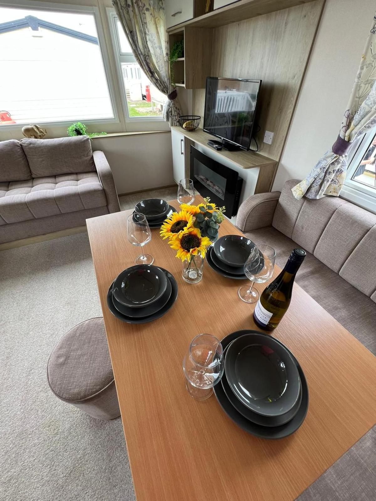 Luxurious Three Bedroom Caravan Jaywick Sands Exterior foto