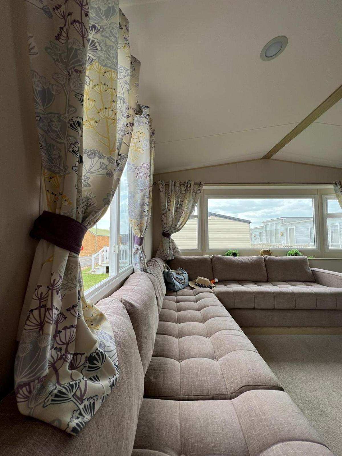 Luxurious Three Bedroom Caravan Jaywick Sands Exterior foto